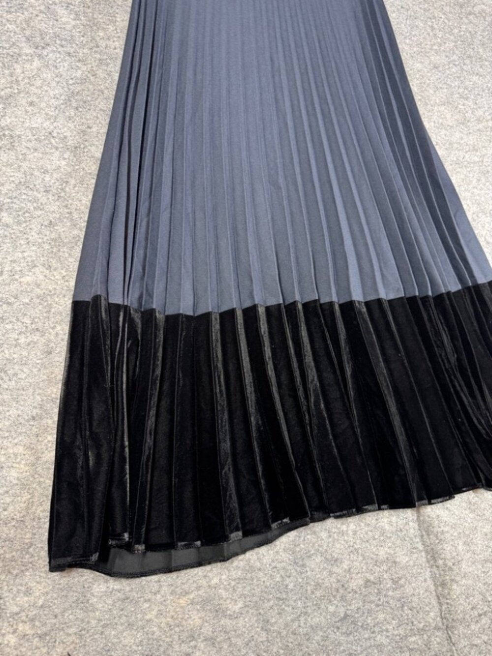 Sandro Pleated Two-Tone Maxi Skirt Size 3 Velvet Trim Quiet Luxury Belted Chic - Picture 6 of 14